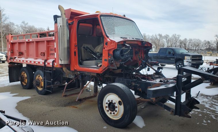 image for item EY9590 2003 Sterling LT7501  dump truck