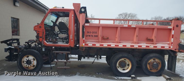 image for item EY9590 2003 Sterling LT7501  dump truck