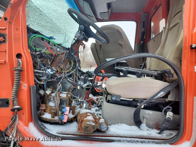 image for item EY9590 2003 Sterling LT7501  dump truck