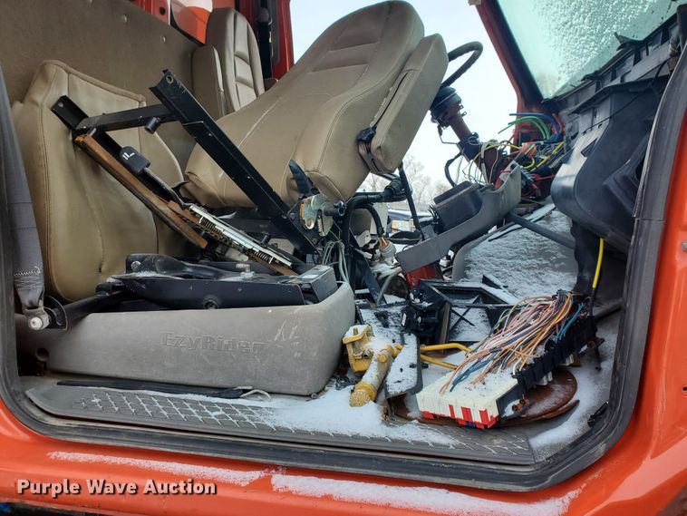 image for item EY9590 2003 Sterling LT7501  dump truck