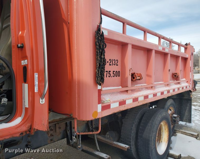 image for item EY9590 2003 Sterling LT7501  dump truck