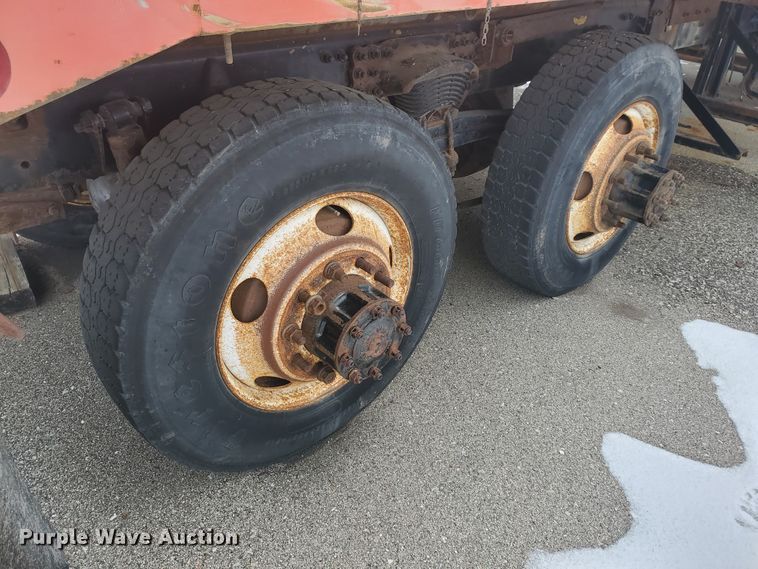 image for item EY9590 2003 Sterling LT7501  dump truck