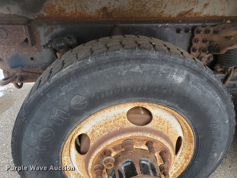 image for item EY9590 2003 Sterling LT7501  dump truck