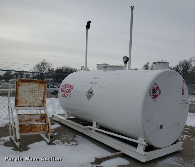 image for item EY9593 1992 Smith fuel tank