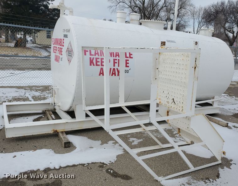 image for item EY9593 1992 Smith fuel tank