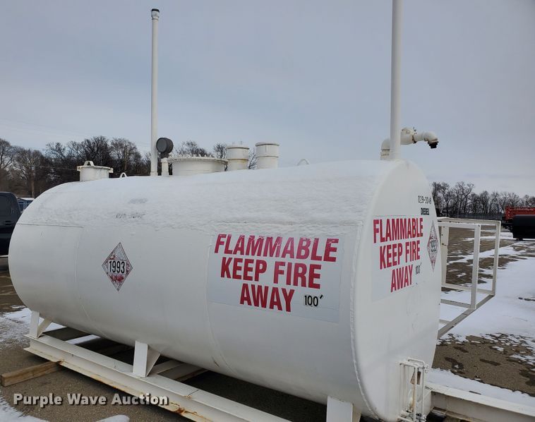 image for item EY9593 1992 Smith fuel tank