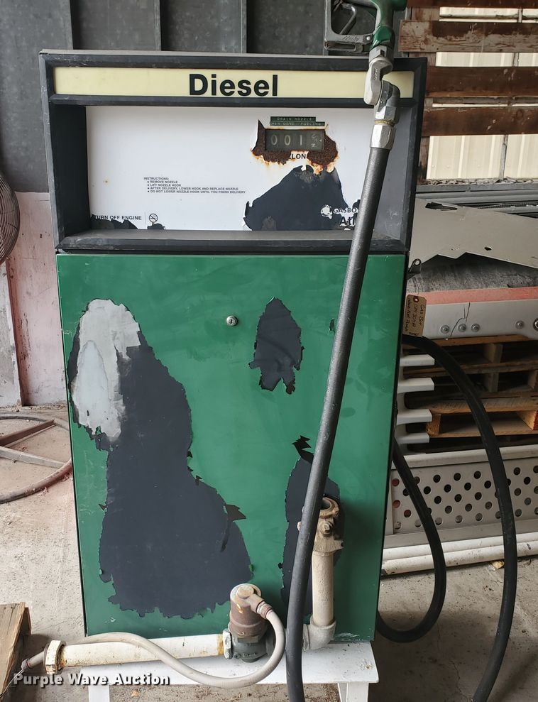 image for item EY9593 1992 Smith fuel tank