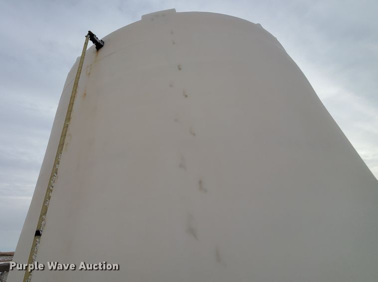 image for item EY9601 2005 Varitech SII5330 salt brine storage tank