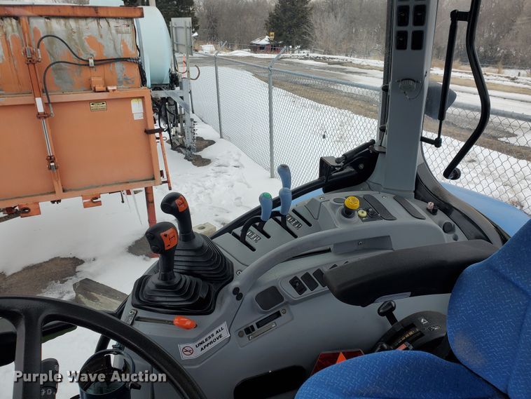 image for item EY9659 2009 New Holland T6020  tractor