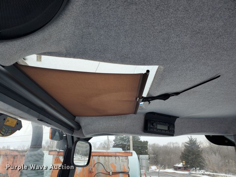 image for item EY9659 2009 New Holland T6020  tractor