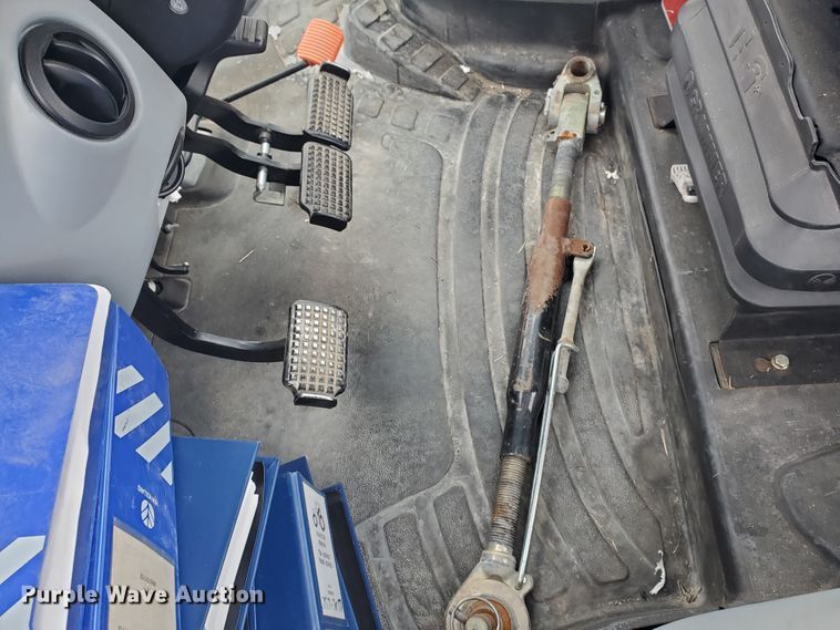 image for item EY9659 2009 New Holland T6020  tractor