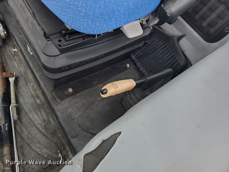 image for item EY9659 2009 New Holland T6020  tractor