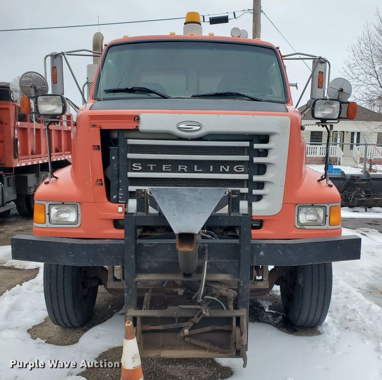 image for item EY9660 2003 Sterling LT7501  dump truck