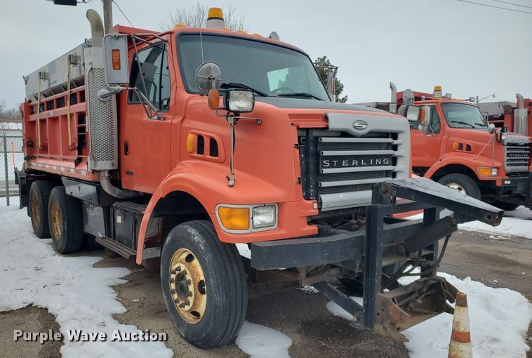 image for item EY9660 2003 Sterling LT7501  dump truck