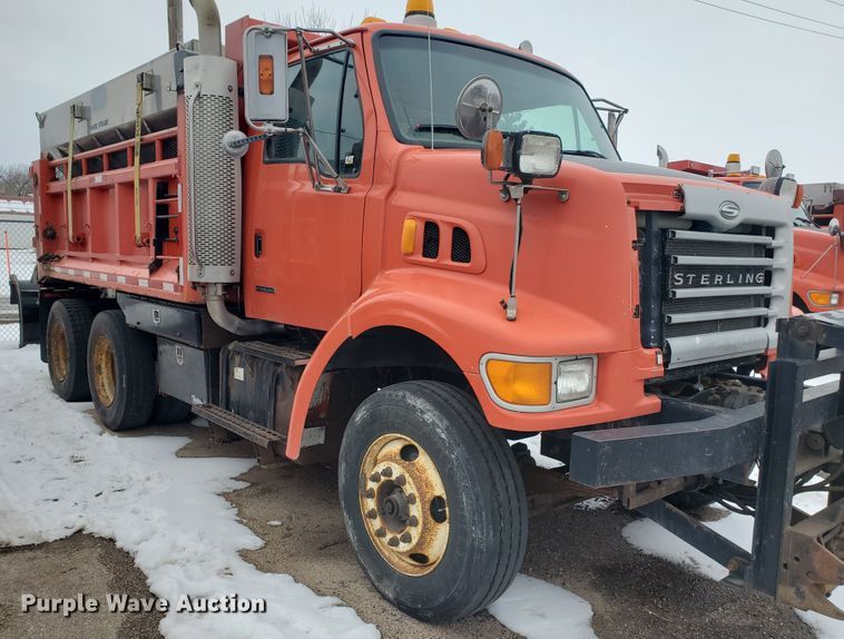 image for item EY9660 2003 Sterling LT7501  dump truck