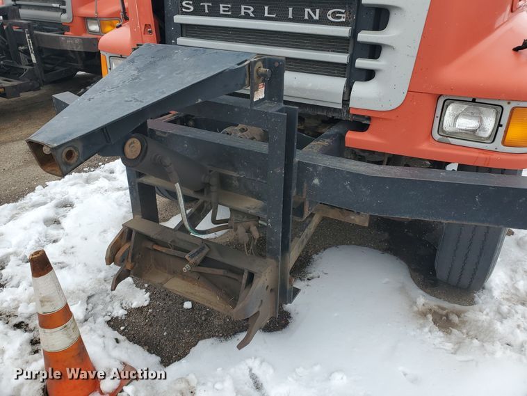 image for item EY9660 2003 Sterling LT7501  dump truck