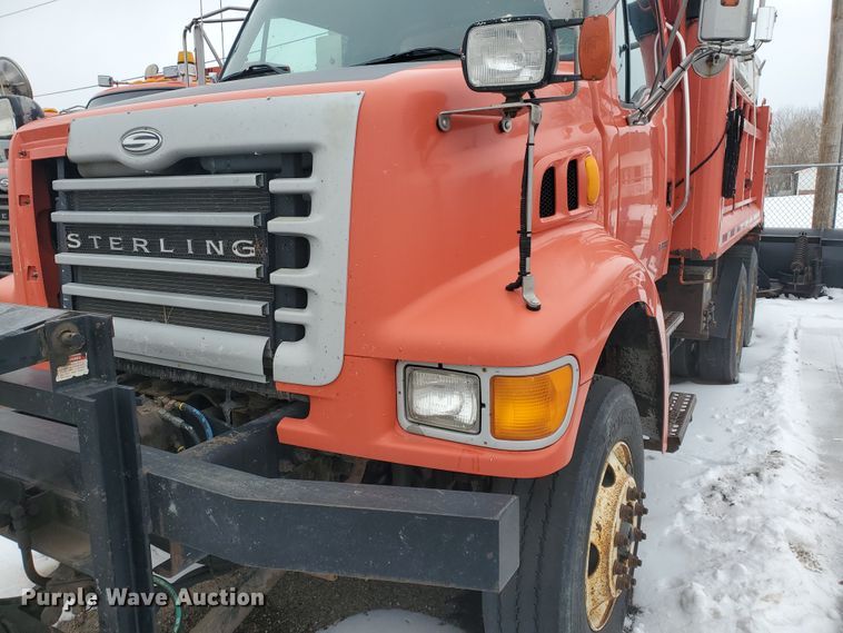 image for item EY9660 2003 Sterling LT7501  dump truck