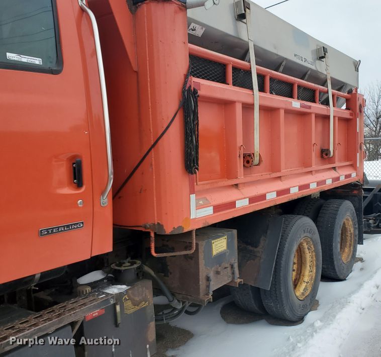 image for item EY9660 2003 Sterling LT7501  dump truck