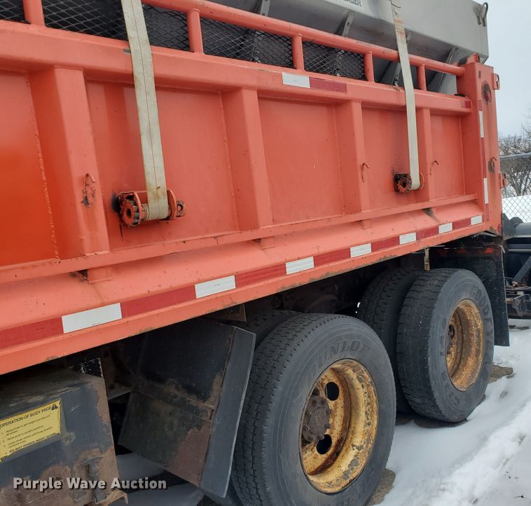 image for item EY9660 2003 Sterling LT7501  dump truck