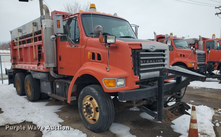 image for item EY9660 2003 Sterling LT7501  dump truck