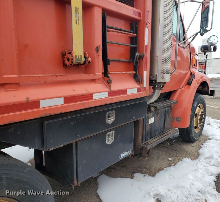 image for item EY9660 2003 Sterling LT7501  dump truck