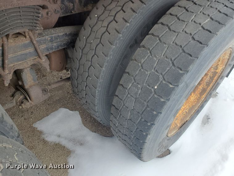 image for item EY9660 2003 Sterling LT7501  dump truck