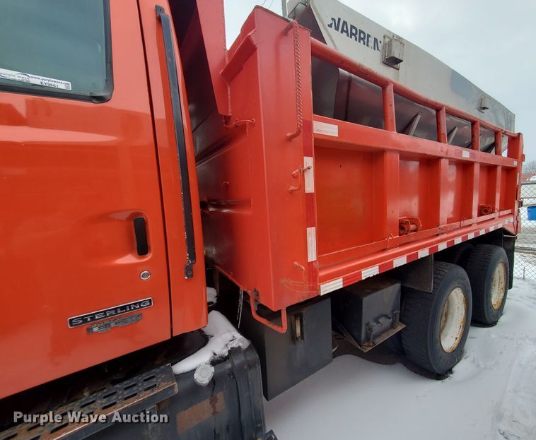 image for item EY9661 2001 Sterling LT7501  dump truck