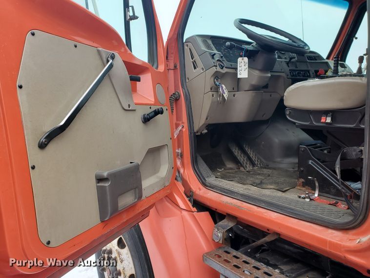 image for item EY9661 2001 Sterling LT7501  dump truck