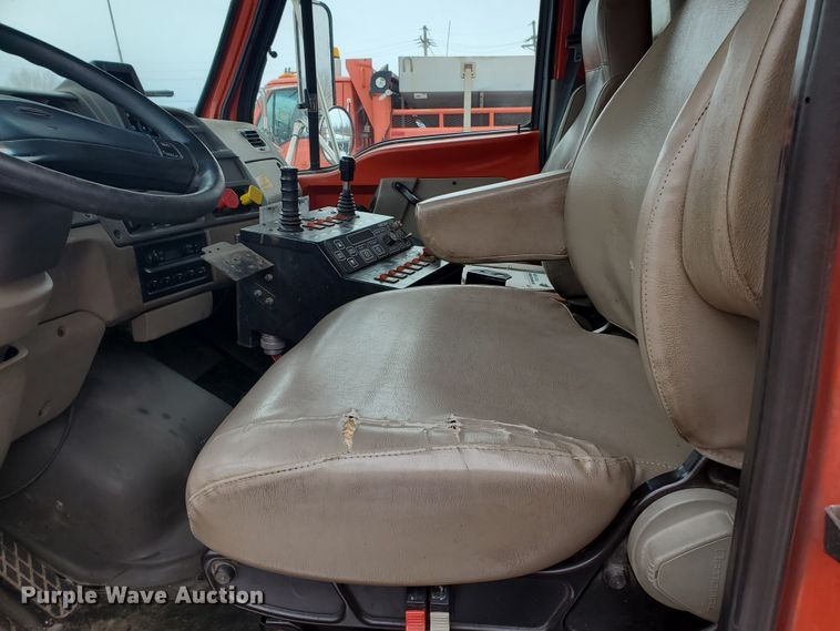 image for item EY9661 2001 Sterling LT7501  dump truck