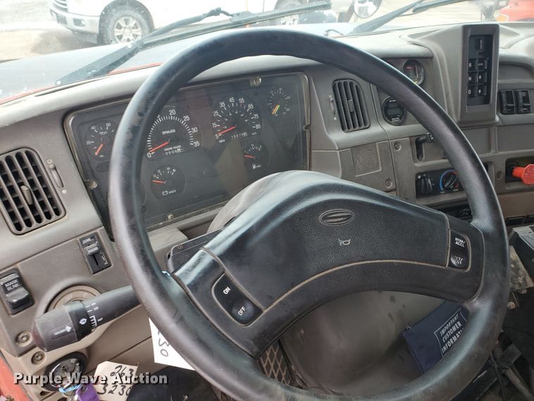 image for item EY9661 2001 Sterling LT7501  dump truck