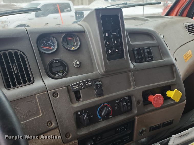 image for item EY9661 2001 Sterling LT7501  dump truck