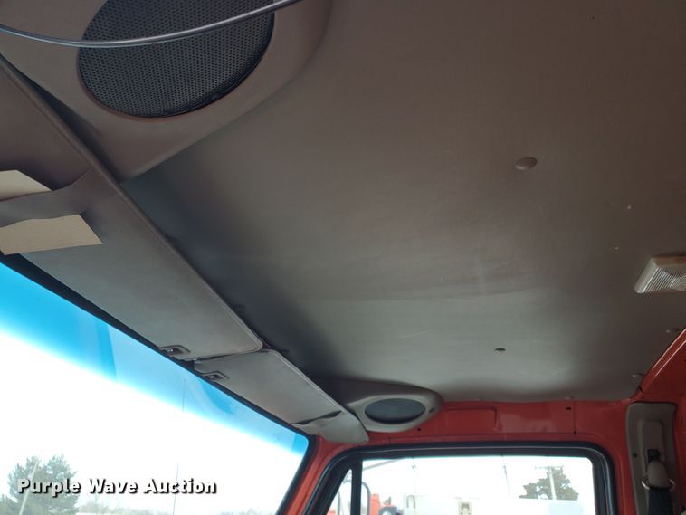 image for item EY9661 2001 Sterling LT7501  dump truck