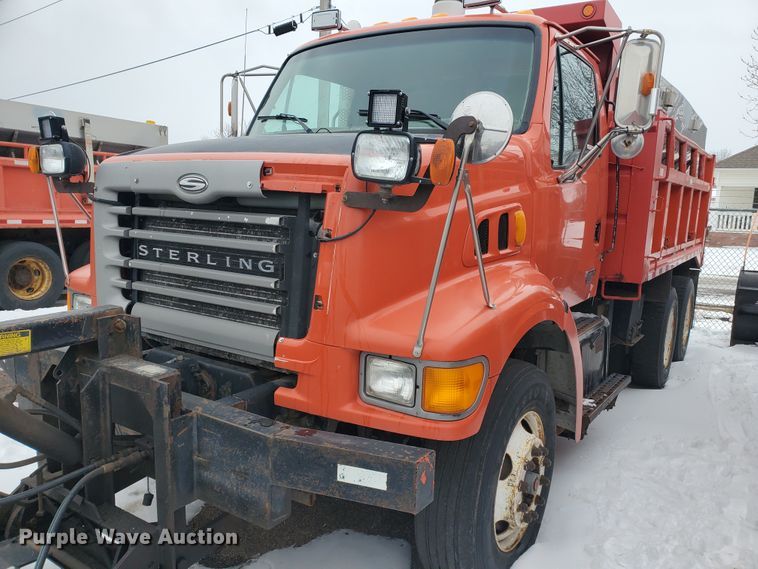 image for item EY9661 2001 Sterling LT7501  dump truck