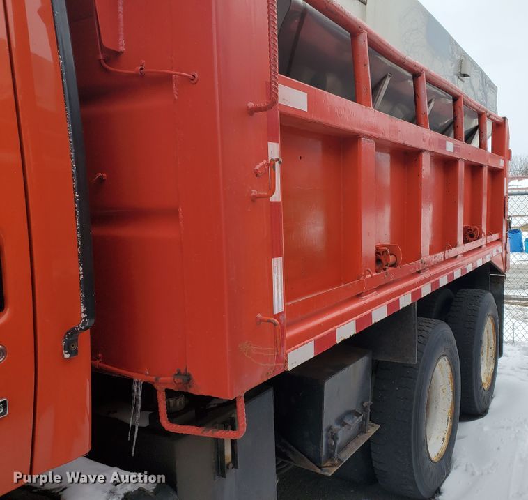 image for item EY9661 2001 Sterling LT7501  dump truck