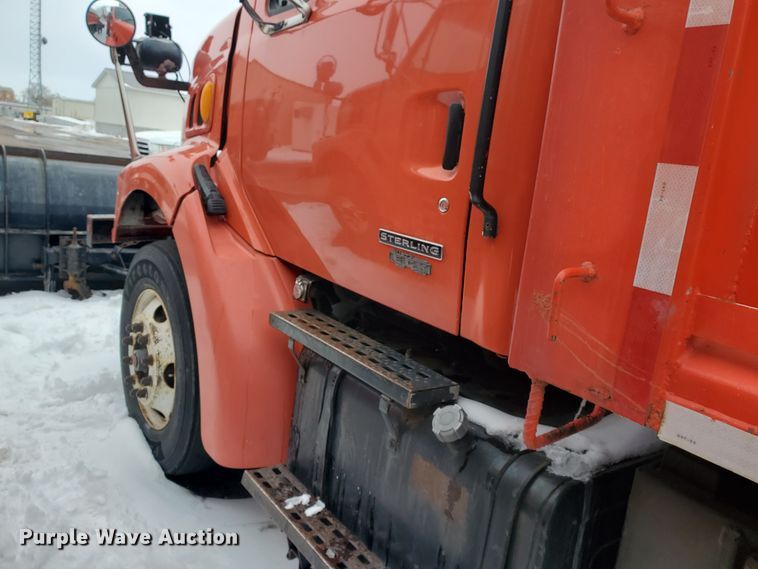 image for item EY9661 2001 Sterling LT7501  dump truck