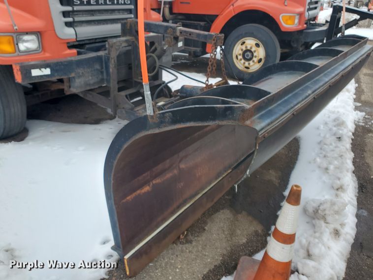 image for item EY9661 2001 Sterling LT7501  dump truck