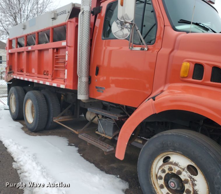 image for item EY9661 2001 Sterling LT7501  dump truck