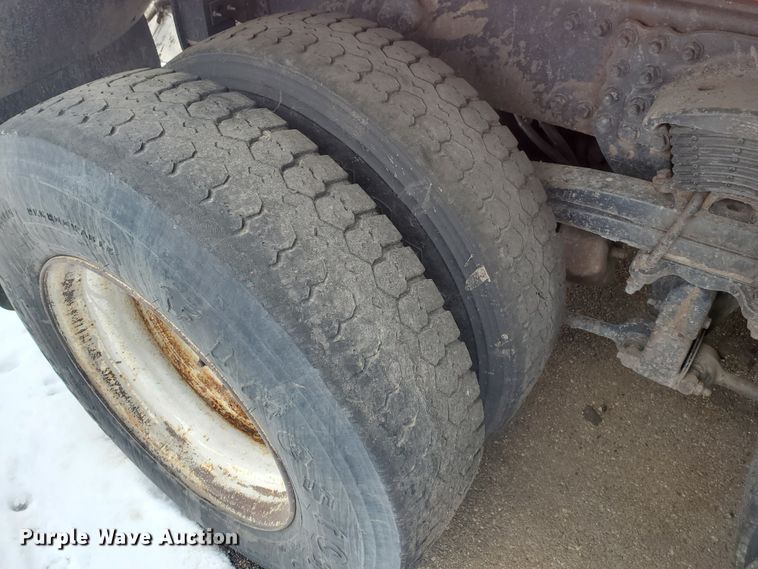 image for item EY9661 2001 Sterling LT7501  dump truck