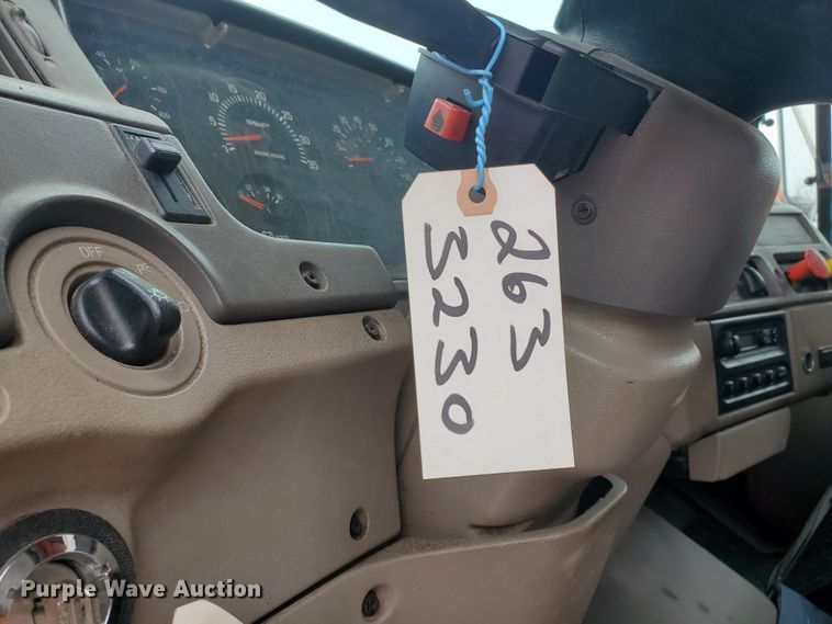 image for item EY9661 2001 Sterling LT7501  dump truck