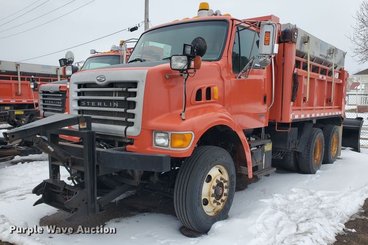 image for item EY9662 2003 Sterling LT7501  dump truck