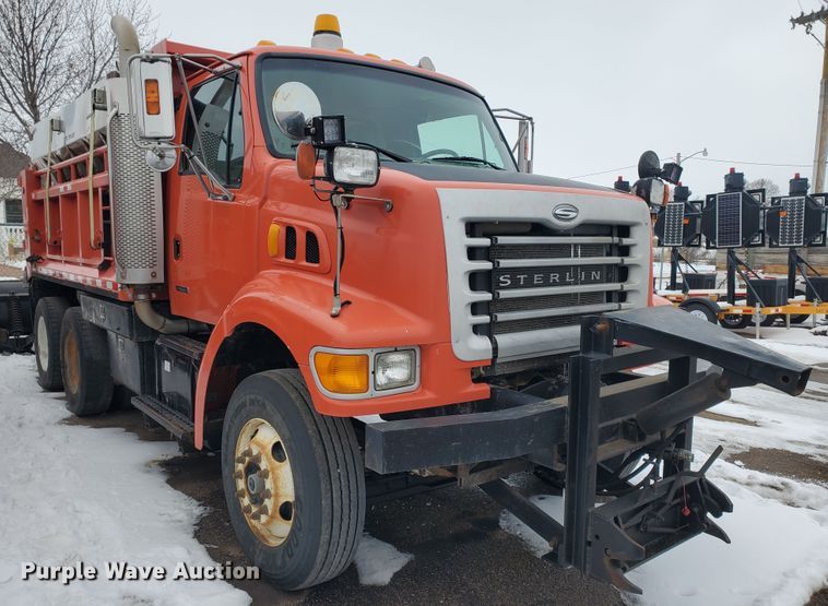 image for item EY9662 2003 Sterling LT7501  dump truck