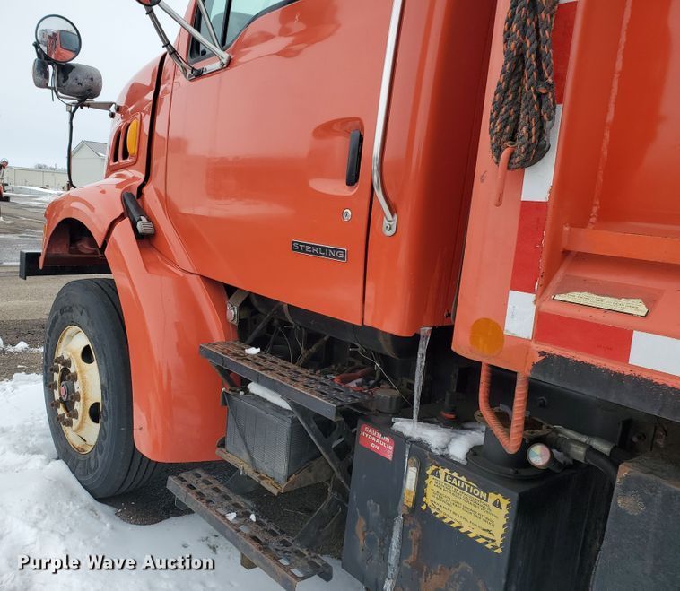 image for item EY9662 2003 Sterling LT7501  dump truck