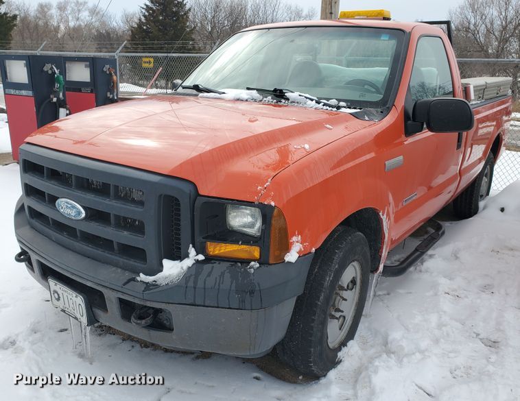 image for item EY9664 2006 Ford F250 Super Duty XL  pickup truck