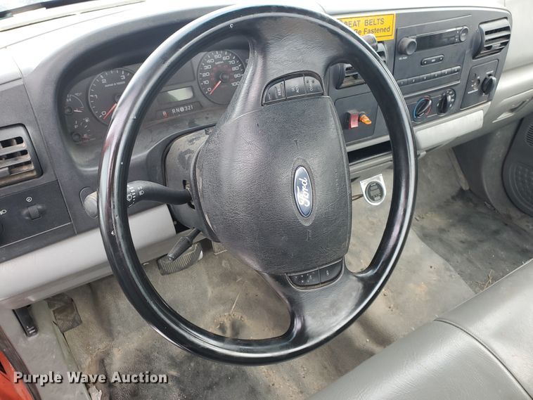 image for item EY9664 2006 Ford F250 Super Duty XL  pickup truck