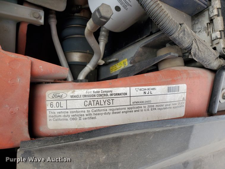 image for item EY9664 2006 Ford F250 Super Duty XL  pickup truck