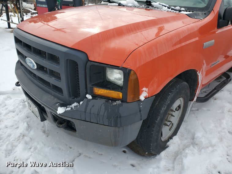 image for item EY9664 2006 Ford F250 Super Duty XL  pickup truck