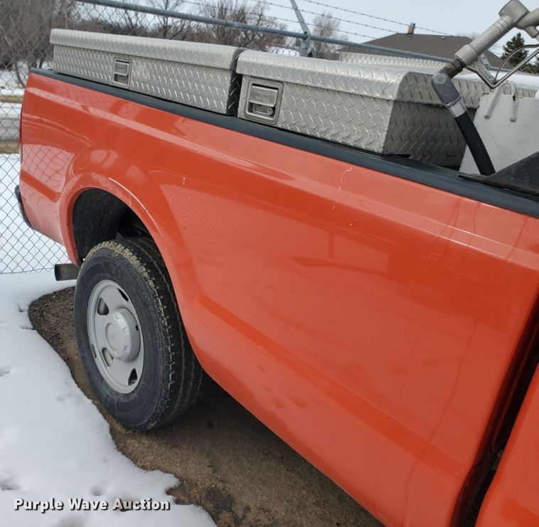 image for item EY9664 2006 Ford F250 Super Duty XL  pickup truck