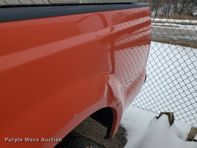 image for item EY9664 2006 Ford F250 Super Duty XL  pickup truck