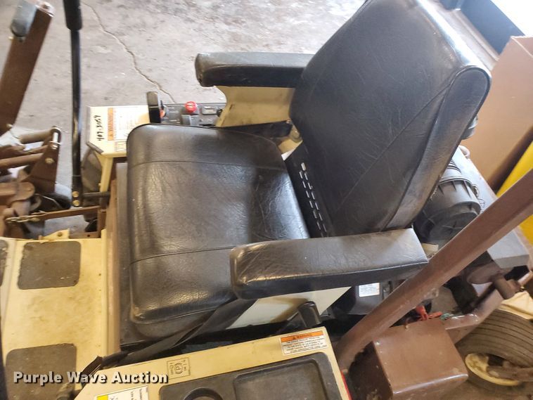 image for item GE9933 2009 Grasshopper 620T ZTR lawn mower