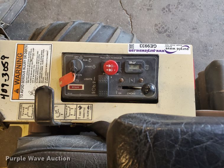 image for item GE9933 2009 Grasshopper 620T ZTR lawn mower